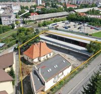 NA PRENÁJOM skladové priestory - areál v centre Nitry - Letecký pohľad na sklady a haly na Železničiarskej ulici v Nitre.
