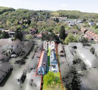 Rozvojový pozemok s existujúcou zástavbou – Jadranská ulica, Bratislav - Letecký pohľad na domy a pozemky - bývanie, Jadranská, Bratislava IV.