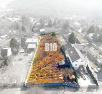 VEĽKÝ POZEMOK S POTENCIÁLOM - STUPAVA ul.Lesná - Letecký pohľad na pozemky určené na bývanie na Lesnej ulici v Stupave.