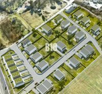 NOVÉ TEPLICE - stavebné pozemky v TOP lokalite - širšie centrum mesta  - Letecký pohľad na rezidenčnú výstavbu pre pozemky - bývanie v Trenčianskych Tepliciach.