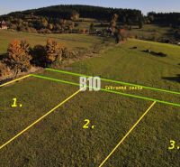 Slnečný pozemok s krásnym výhľadom, 1375m2. - Pozemky - bývanie v Petrovice rozdelené na tri časti, obklopené prírodou a súkromnou cestou.