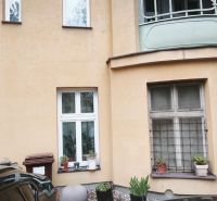 VEĽKORYSÝ 2i byt s rozlohou 76 m² v atraktívnej lokalite- Staré mesto - Fasáda historickej budovy v dvojizbovom byte na Leškovej ulici, Bratislava - Historické jadro.