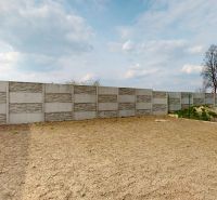 DUNAJSKÁ STREDA- 4i moderná novostavba RD s tep. čerpadlom + garážou - Rodinný dom na Ul. Vojvodcu Arpáda v Dunajskej Strede s betónovým plotom a záhradným domčekom.
