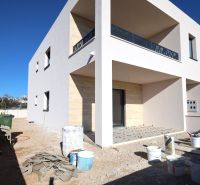 Vodice(HR)-3-izbový byt 81 m2 so záhradou - Stavba rekreačného apartmánu vo Vodiciach počas dokončovacích prác.