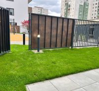 Prenájom kancelárskych / obchodných priestorov s terasou - Zeleň, detské ihrisko, moderné oplotenie v kancelárskom komplexe v Považskej Bystrici.