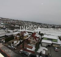 Úprava ceny - Na predaj byt na vynikajúcej adrese - Vranov nad Topľou - Zasnežená panoráma z 3-izbového bytu na Lúčnej ulici vo Vranove nad Topľou.