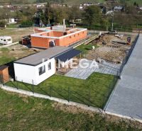 NA PREDAJ 3 izbový nízkoenergetický drevodom v obci JASENOV - Výstavba rodinného domu v Jasenove v štádiu hrubej stavby na ulici Jasenov.
