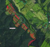 Bogliarka – 56.200 m2 ORNÁ PÔDA - Poľnohospodárske a lesné pozemky v oblasti Bogliarka a jej okolia na satelitnej mape.