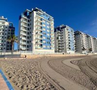 Na predaj apartmán - Mar Menor, Španielsko A500ZL - Rekreačné apartmány v La Manga del Mar Menor, Španielsko, s výhľadom na pláž a more.