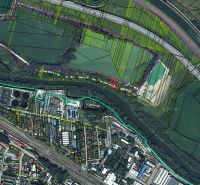 Vrútky – 920 m2 POZEMKY na okraji intravilánu - Mapa poľnohospodárskych a lesných pozemkov pri Vrútkach s riekou a infraštruktúrou dediny.