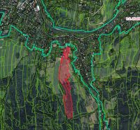 Skalité – 6.300 m2 ORNÁ PÔDA v pozemkových úpravách - Letecký pohľad na polia a lesy v Skalitom, zobrazujúci poľnohospodárske a lesné pozemky.