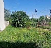SENEC-4 izb. byt v rodinnom dome priamo v Senci - Dvory rodinných domov na Hviezdoslavovej ulici v Senci, oddelené železničnou traťou.