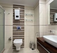 Exkluzívne na predaj Mezonetový apartmán Turecko- Side A205ZL - Kúpeľňa so sprchovým kútom, umývadlom a toaletou, Zvláštne nehnuteľnosti.