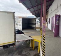Na prenájom sklad 1474 m² s nakladacími rampami  - Banská Bystrica - Nakladacia rampa v Skladoch a halách na Zvolenskej ceste, Kráľová, Banská Bystrica.