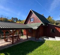 Na predaj chata  - Turík O450ZL - Chata v Turíku, okres Ružomberok, Žilinský kraj s drevenou terasou a záhradou.