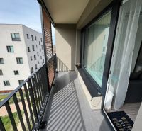 Prenájom Novostavba 1 izb. byt Hany Ponickej, Bratislava - Lamač. - Balkón 1-izbového bytu na ulici Hany Ponickej v Bratislave - Lamači.