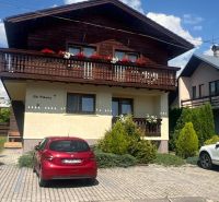 PPRENÁJOM APARTMÁNOVÉHO BYTU ONDRÁŠOVÁ ID: P2120BD - Drevený dom s balkónom a parkoviskom v Liptovskom Mikuláši.