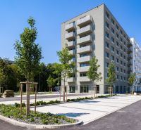 Prenájom 1 izb. byt, NOVOSTAVBA Ivanská cesta, Bratislava II, Trnávka  - Bytový dom na Ivanskej ceste v Ružinove, Bratislava, obklopený zeleňou a parkovaním.