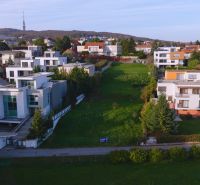 Lukratívny stavebný pozemok so všetkými IS, KOLIBA -Vosková - Výhľad na obytnú zónu Bratislava - Koliba pri ulici Vosková, vhodnú na bývanie.