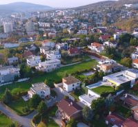Lukratívny stavebný pozemok so všetkými IS, KOLIBA -Vosková - Letecký pohľad na obytnú zástavbu Bratislava - Koliba, ulica Vosková. Pozemky - bývanie.