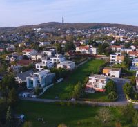 Lukratívny stavebný pozemok so všetkými IS, KOLIBA -Vosková - Lokalita Bratislava - Koliba, ulica Vosková, ponúka pozemky na bývanie s pekným výhľadom.