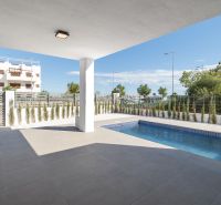 Predaj 2-izbového bytu, Almería, Španielsko - Terasa 2-izbového bytu v Pulpí s bazénom a výhľadom.