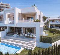1-izbový apartmán s výhľadom na more, Estepona, Costa del Sol - Rekreačný apartmán v Estepona s bazénom a terasou, obklopený zeleňou.