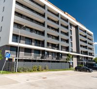 3-izb.byt | Novostavba | Popradská, Košice | 72,75 m² + loggia - Bytový dom na Popradskej ulici, Košice - mestská časť Západ, s parkoviskom a balkónmi.