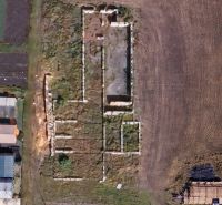Stavebný pozemok 2 335 m² v obci Valča  - Stavba základu na pozemku v blízkosti Valče vhodný na bývanie.