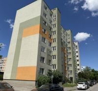 Predaj pekný 1 izbový byt, 35 m2, Dudvážska ulica, BA II. - Panelový bytový dom na Dudvážskej v Bratislave - Podunajských Biskupiciach.