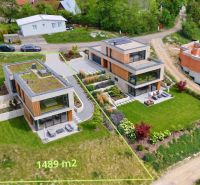 Slnečný pozemok na predaj obec Turčianske Jaseno - Pozemky - bývanie v Turčianskom Jasene s modernými domami a udržiavanými záhradami.