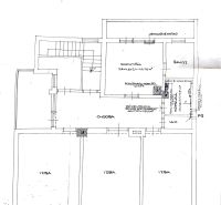 RODINNÝ DOM, pozemok 520m2, centrum BANSKEJ BYSTRICE, cena v RK - Pôdorys rodinného domu obsahuje kuchyňu, izby, chodbu a WC na poschodí.