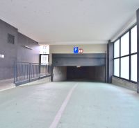 UZBECKÁ, parkovacie miesto v garáži, novostavba Oppidum - Garáže s prístupovou cestou a rampou na Uzbeckej ulici v Bratislave - Podunajských Biskupiciach.
