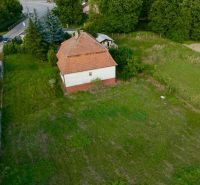PREDAJ - Rodinný dom s priestranným pozemkom 2266 m² - Veľký Kýr - Rodinný dom na Staničnej ulici vo Veľkom Kýri s veľkým pozemkom a zeleňou.