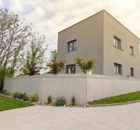 Moderná novostavba v Leviciach – bývajte komfortne / Predaj - Rodinný dom na Ul. Svätého Urbana v Leviciach so záhradou a betónovým plotom.