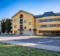 Predaj! Rekreačný apartmán pod Tatrami – Dovalovo - Budova na ulici Dovalovo, Liptovský Hrádok, ponúka 1-izbový byt v príjemnom prostredí.