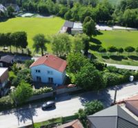 5 izbový rodinný dom v Malinove | 751 m² pozemok - Rodinný dom na Zátoňskej ulici v Malinove, obklopený zeleňou a blízko športoviska.