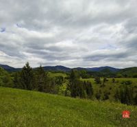 Na predaj pozemok 1898 m² - Horná Lehota, Nízke Tatry - Krajina v okolí hôr s lúkou a lesom pri Banskej Bystrici, ideálna pre Záhrady.