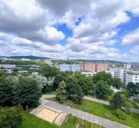 Na prenájom zariadený 2 izbový byt, Dlhé diely - Výhľad na Bratislavu z Jána Stanislava, Dlhé diely, okolie 2-izbového bytu.