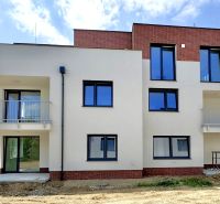 POSLEDNÝ VOĽNÝ BYT! Na predaj 3-izb.byt, Nová Tehelňa-Senec - Novostavba na ulici Vtáčia v Senci ponúka 3-izbový byt s balkónom.