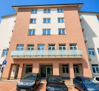 3 izbový byt  75 m2, balkón, novostavba na predaj, Podborová, Zvolen - Bytový dom na Smrekovej ulici vo Zvolene s balkónmi a parkoviskom pre 3-izbový byt.