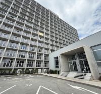 Prenájom 2-izbového bytu, Kysucká, Kysucká, Západ - Bytový dom na Kysuckej ulici v Košiciach - mestskej časti Západ s parkovacími miestami.