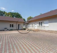NA PREDAJ jedinečný gastro eventový areál v lesoparku Berek Nové Zámky - Gastro priestory na ulici Berek v Nových Zámkoch s vydláždeným nádvorím.
