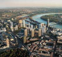 DOWNTOWN YARDS - 3i byt do vnútrobloku, blok A - Letecký pohľad na panorámu a výškové budovy v Bratislave - Nivy na Súkenníckej.
