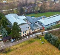 Kopanice Resort | Výnosová investícia - Letecký pohľad na Hotely a penzióny v Podkylave obklopené prírodou.