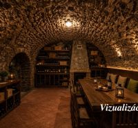 Objekt s historickým nádychom v Banskej Štiavnici - Štefultov - Kamenná vínna pivnica s dreveným nábytkom a tlmeným osvetlením v gastropremiestoroch.