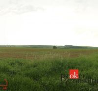 NA PREDAJ: Stavebný pozemok v lukratívnej časti Nitra – Chrenová - Zeleňou obklopené pozemky na bývanie v Nitre s krásnym panoramatickým výhľadom.