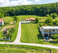 1.BCR | INVESTIČNÁ PRÍLEŽITOSŤ! SP,VÝMERA 1068 m², RD-CHATA, BREZOLUPY - Pozemky na bývanie v Brezolupoch, obklopené zeleňou a rodinnými domami so záhradami.