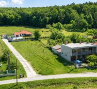 1.BCR | INVESTIČNÁ PRÍLEŽITOSŤ! SP,VÝMERA 1068 m², RD-CHATA, BREZOLUPY - Rodinné domy a záhrady obklopené zeleňou v lokalite Brezolupy, vhodné pre Pozemky - bývanie.
