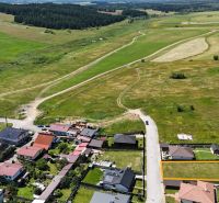 Predaj, stavebný pozemok Malý Slavkov - Pohľad z výšky na pozemky na bývanie pri Kráľovskej ulici v Malom Slavkove.